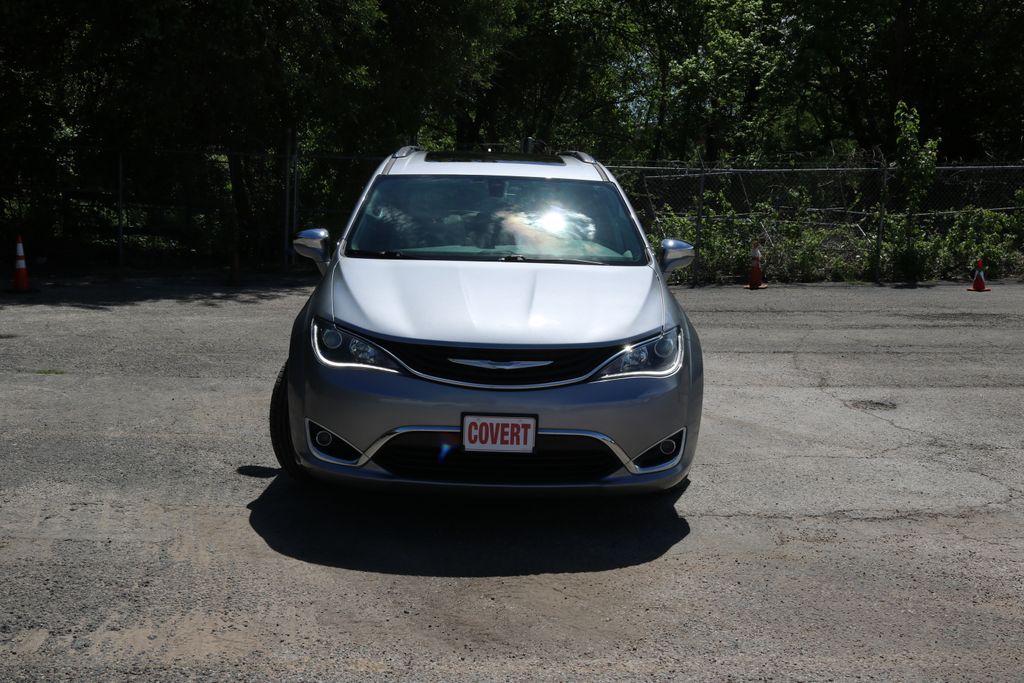 Used Car 2018 Chrysler Pacifica Hybrid  Limited For Sale Under $25,000 In Austin, Texas