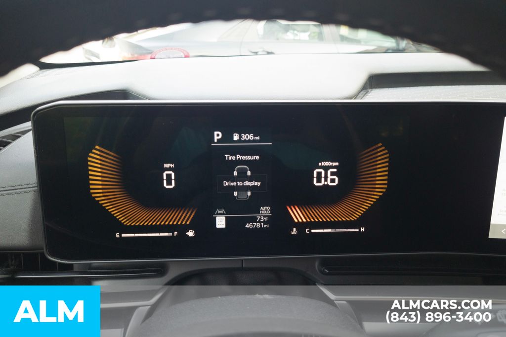 Used 2025 White Kia LXS image 33
