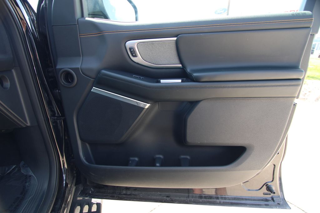 Used 2025 Ford Expedition SUV