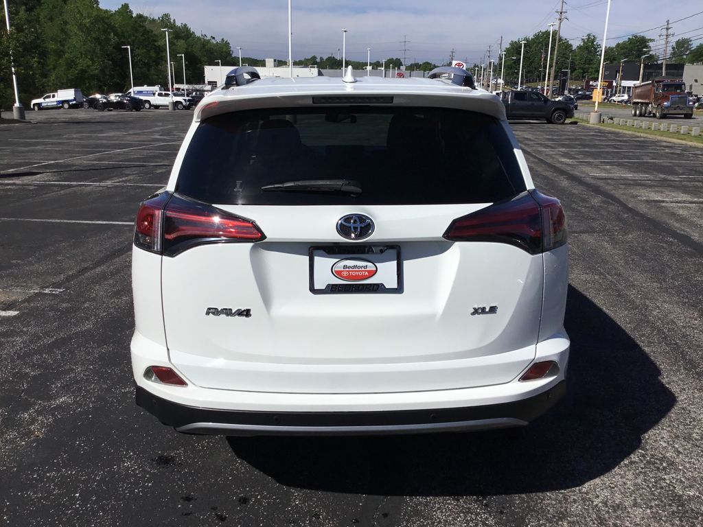 Thumbnail: 2018 Toyota RAV4 - 4