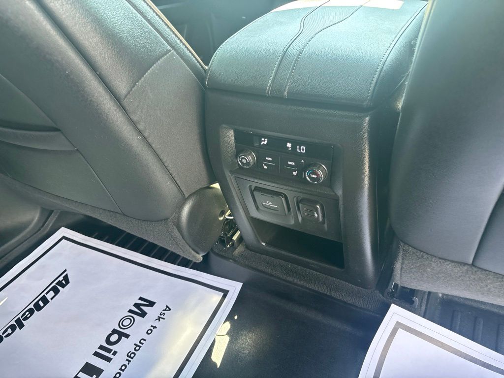 Used 2023 Chevrolet Traverse SUV