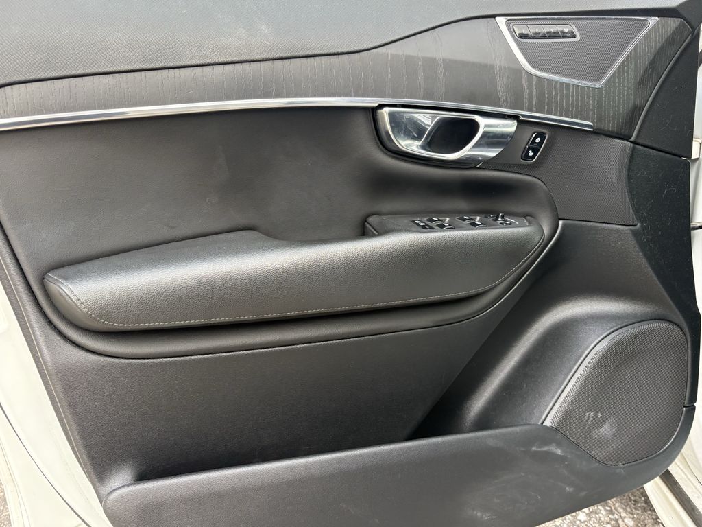 2020 Volvo XC90 T5 Momentum White at Ultimate Motorsports
