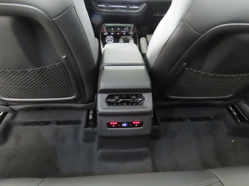 Thumbnail: 2025 Audi Q6 e-tron - 23