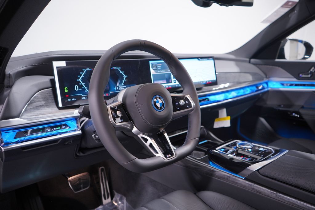 Thumbnail: 2026 BMW i7 - 6