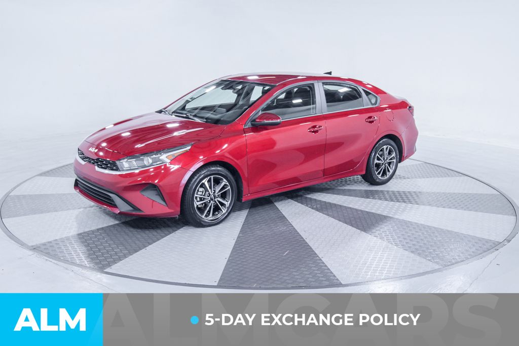 2024 Kia Forte LXS photo 3