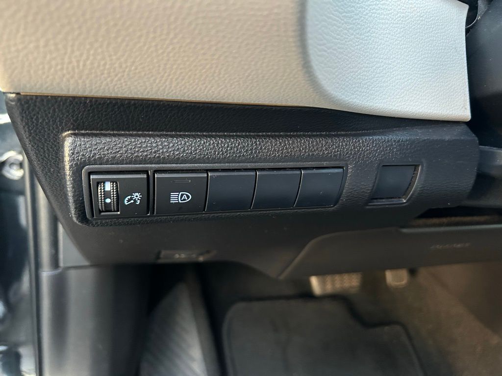 Thumbnail: 2021 Toyota Corolla - 17