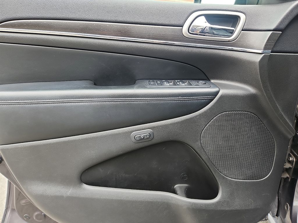 Thumbnail: 2018 Jeep Grand Cherokee - 13