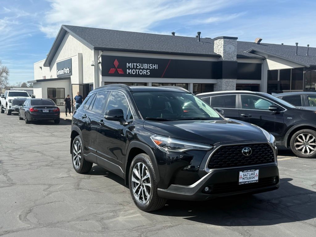 2022 Toyota Corolla Cross XLE AWD