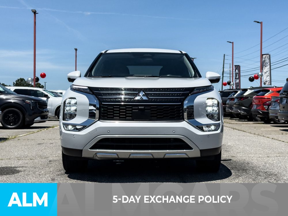 Used 2024 Gray Mitsubishi SE image 3