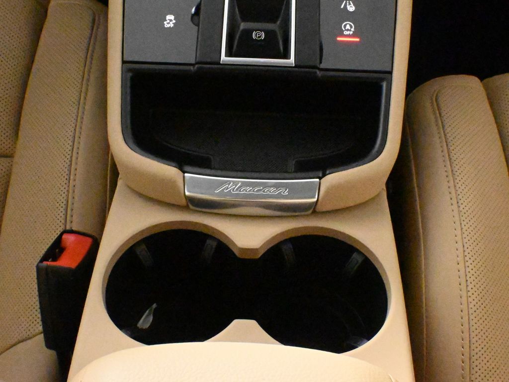 Thumbnail: 2025 Porsche Macan - 29