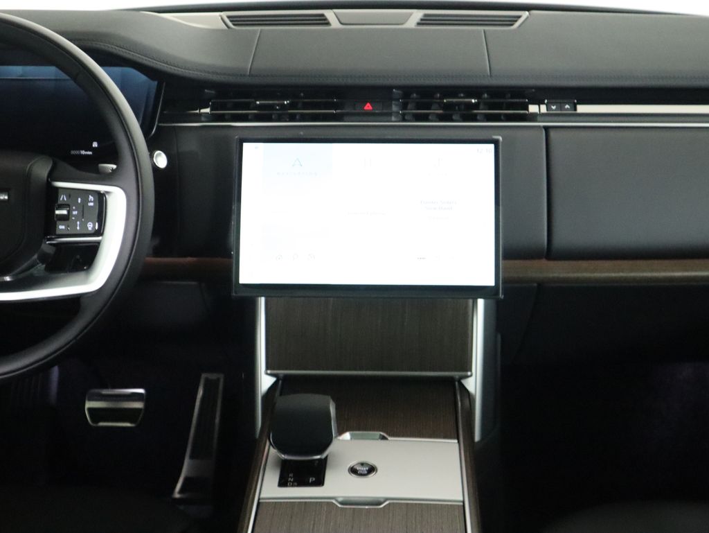 Thumbnail: 2025 Land Rover Range Rover - 15