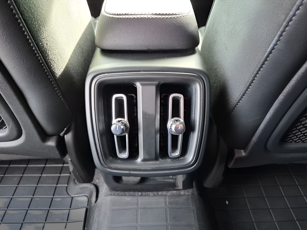 Used Car 2022 Volvo Xc40  R-design For Sale Under $25,000 In Austin, Texas