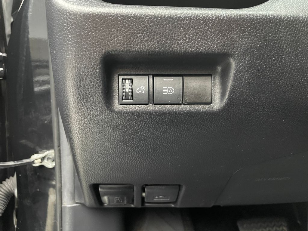 Thumbnail: 2021 Toyota RAV4 - 20