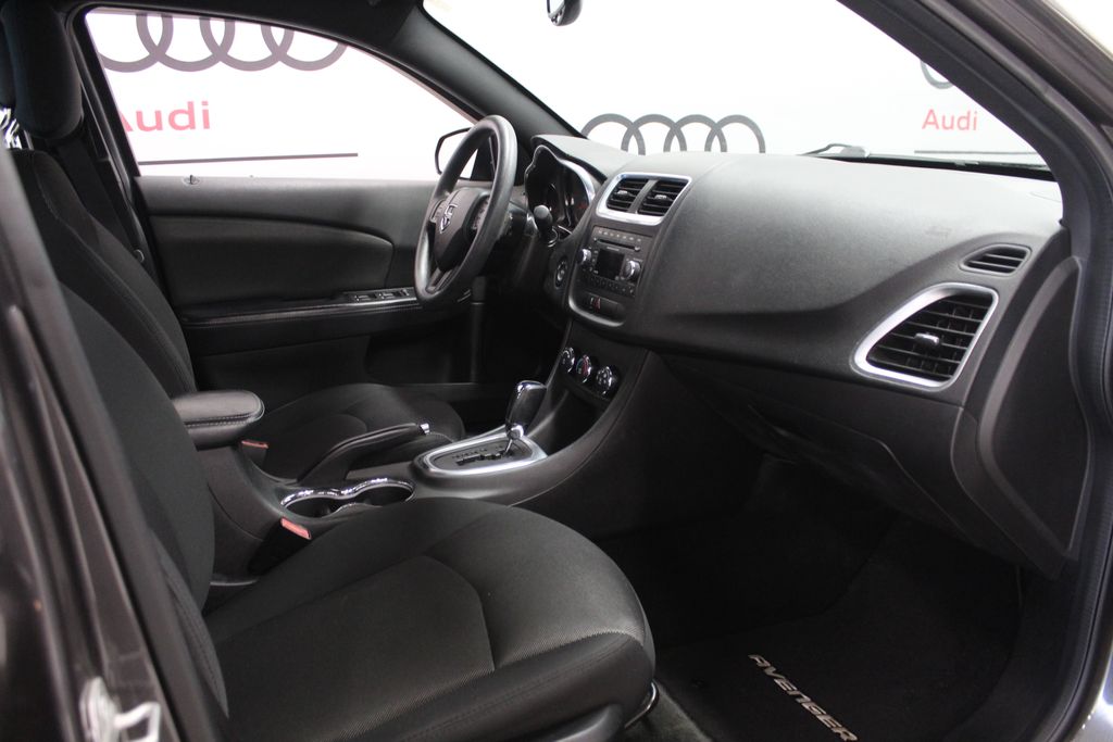 Thumbnail: 2014 Dodge Avenger - 20