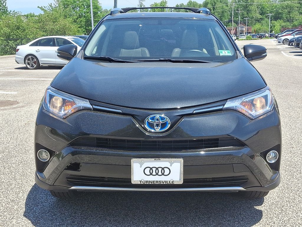 2016 Toyota RAV4 XLE 2