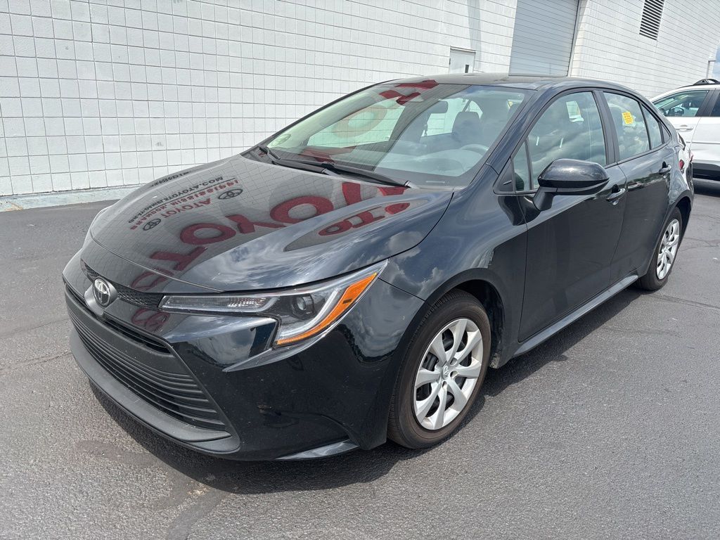 2025 Toyota Corolla LE CVT's photo