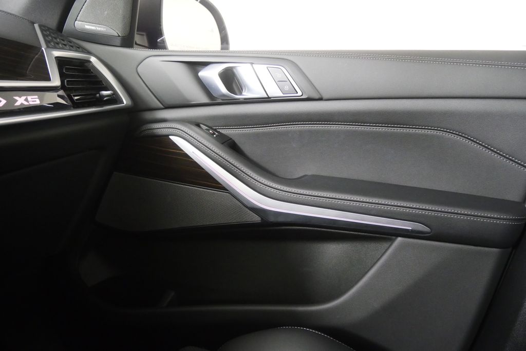 Thumbnail: 2024 BMW X5 - 25