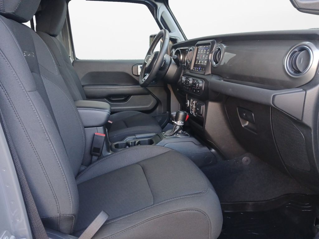 Used Car 2023 Jeep Gladiator  Overland For Sale Under $35,000 In Austin, Texas