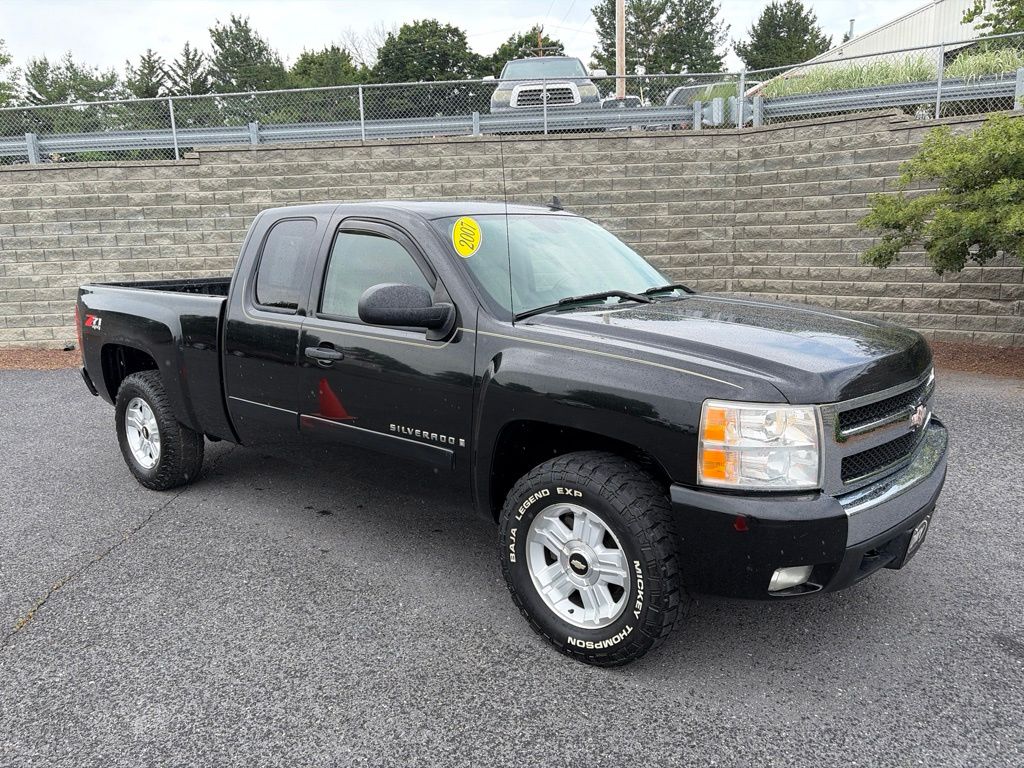 Black 2007 Chevrolet Silverado 1500 Pickup Truck 4-Speed Automatic Overdrive