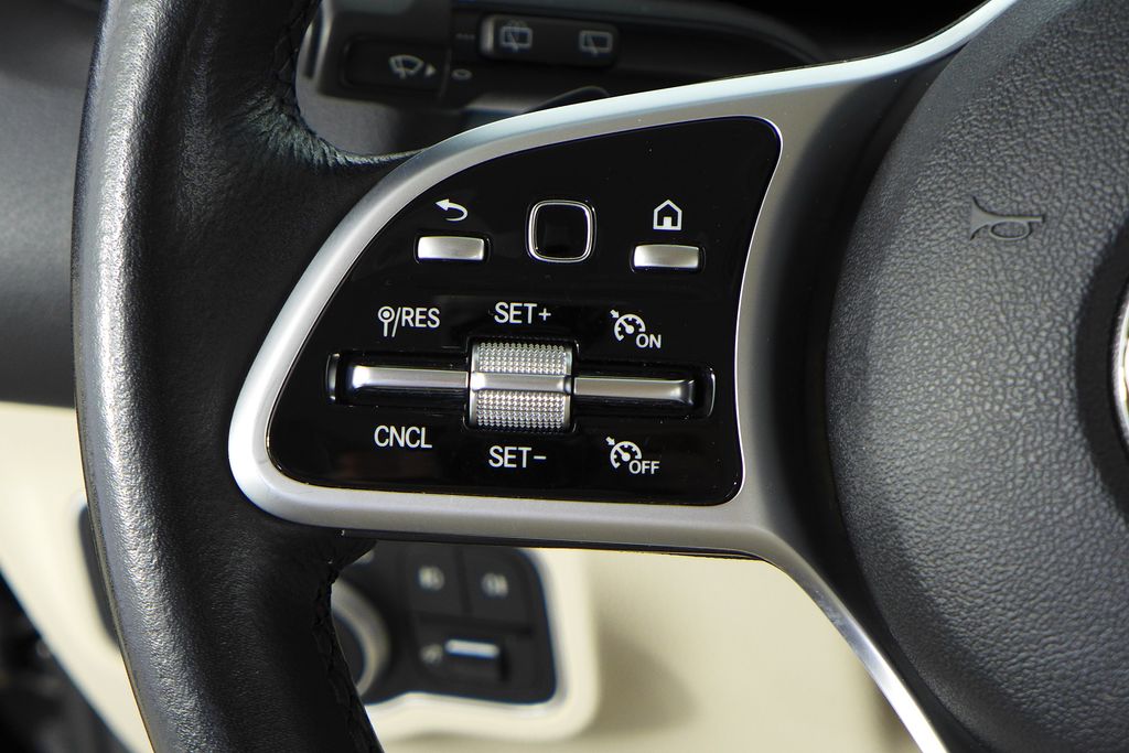 Thumbnail: 2020 Mercedes-Benz GLB - 29