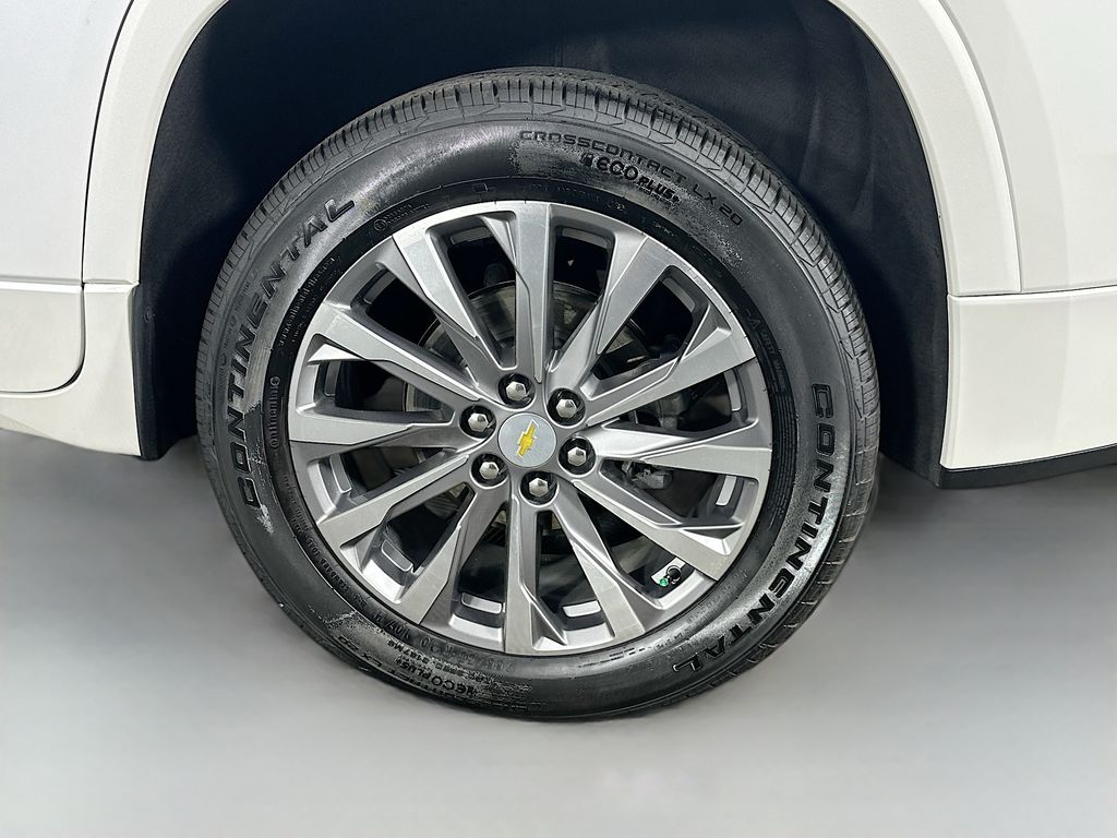 Used 2023 White Chevrolet Premier image 33