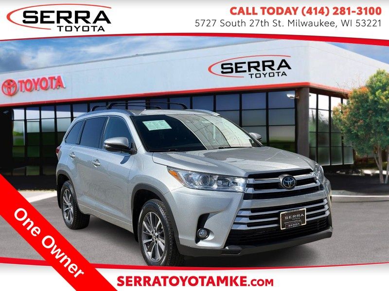 Celestial Silver Metallic 2018 Toyota Highlander XLE AWD SUV / Crossover All-Wheel Drive 8-Speed Automatic