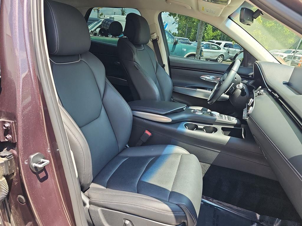 Used 2022 Red Genesis 2.5T image 10