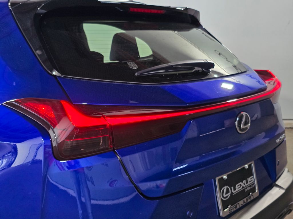Thumbnail: 2026 Lexus UX - 10