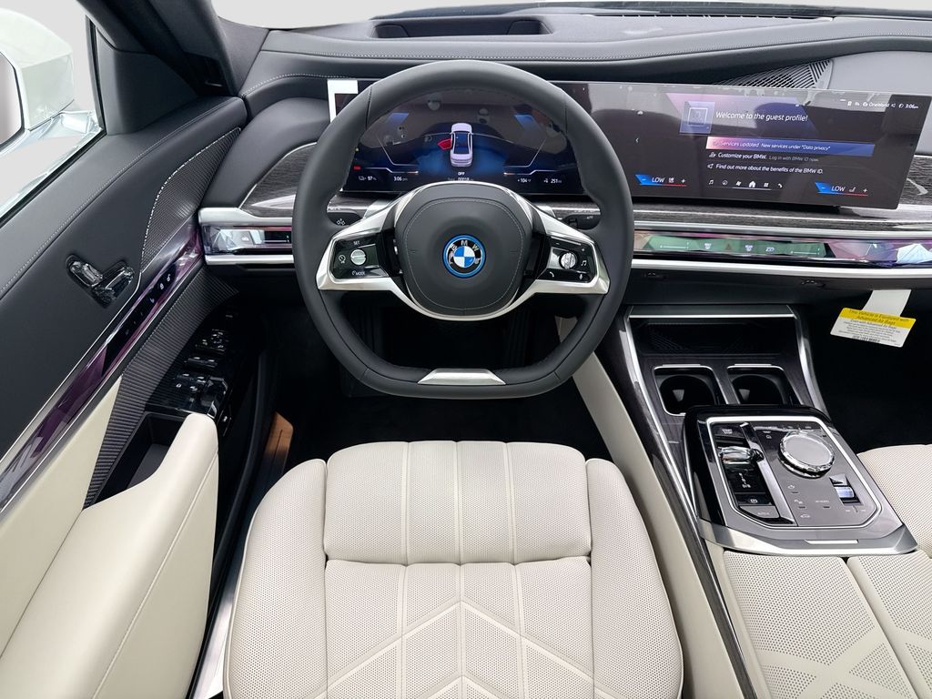 Thumbnail: 2026 BMW i7 - 10