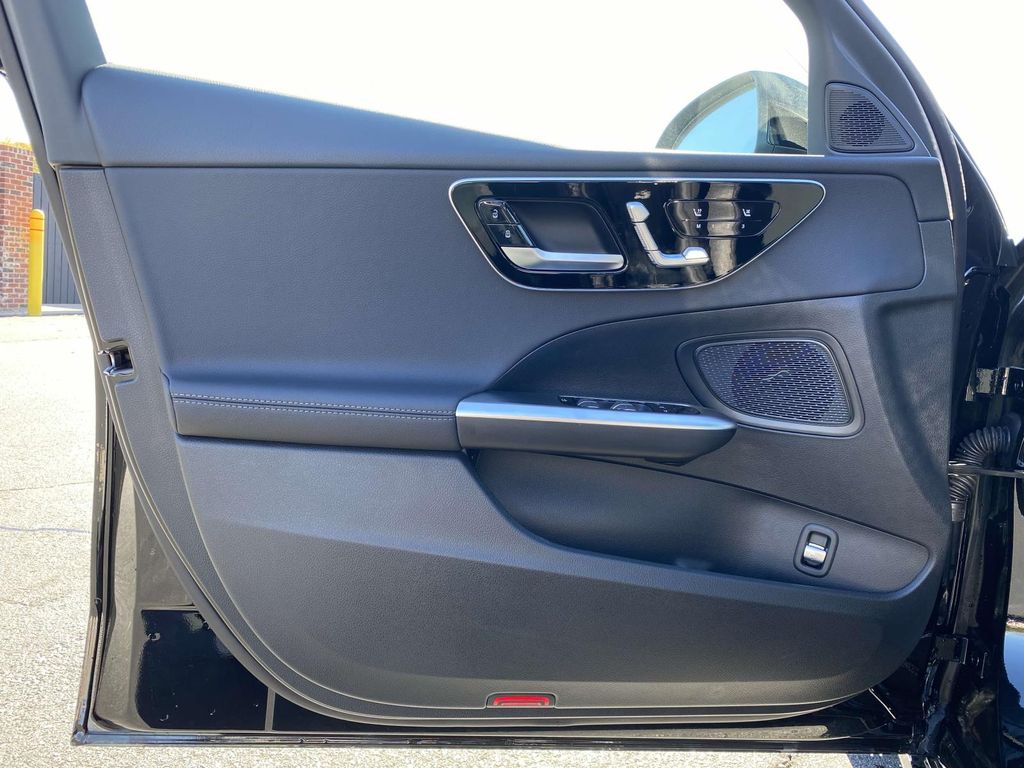 Thumbnail: 2025 Mercedes-Benz C-Class - 11