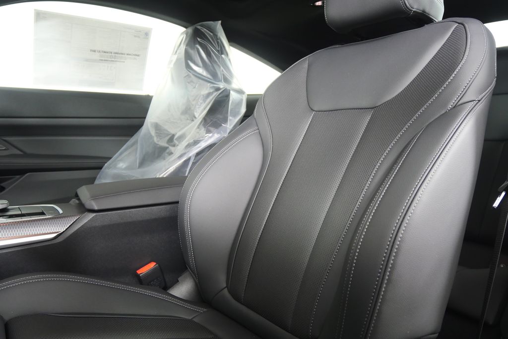 Thumbnail: 2026 BMW 4 Series - 10