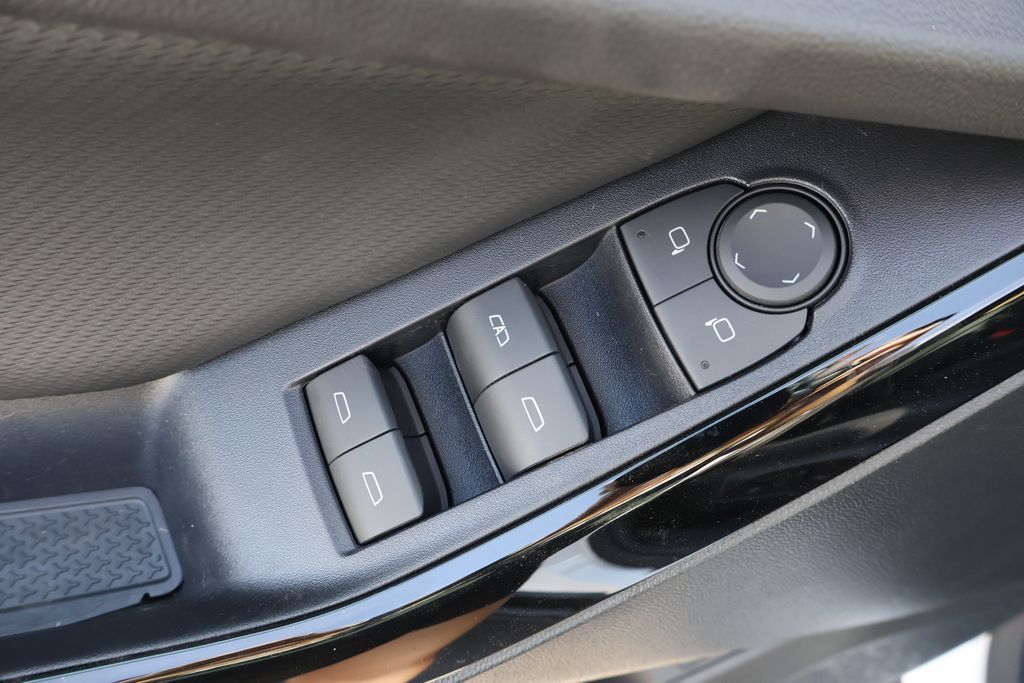 Thumbnail: 2027 Chevrolet Equinox - 17