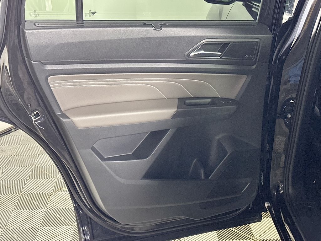 2023 Volkswagen Atlas 3.6L V6 SEL Premium R-Line