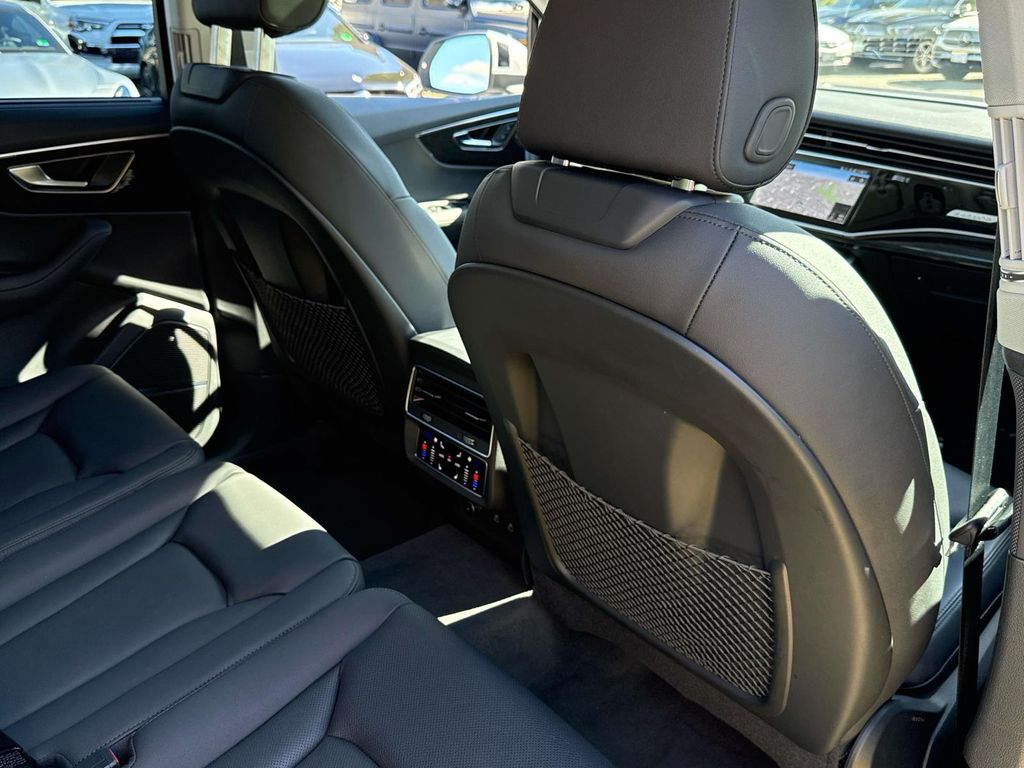 Thumbnail: 2023 Audi Q7 - 23