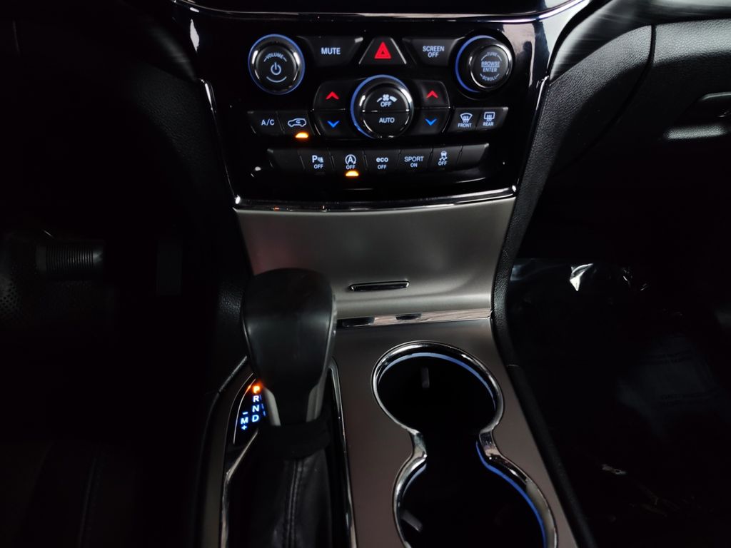 Used Car 2019 Jeep Grand Cherokee  Altitude For Sale Under $20,000 In Austin, Texas