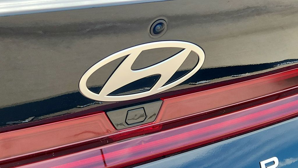 2026 Hyundai Elantra Hybrid