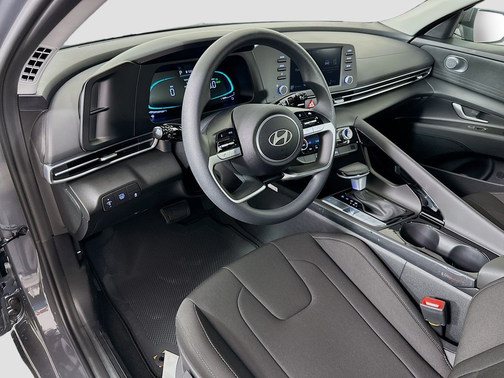 Thumbnail: 2025 Hyundai Elantra - 9