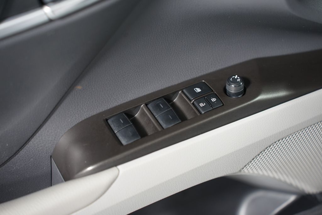 2023 Toyota Camry SE 29