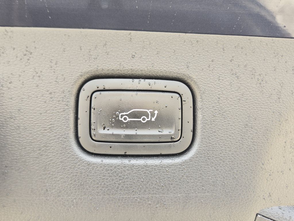 2024 Hyundai Kona Limited - 10