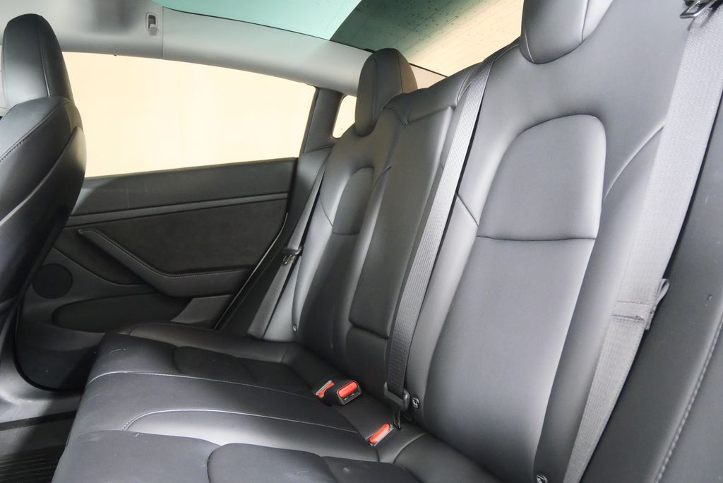 Thumbnail: 2023 Tesla Model 3 - 15