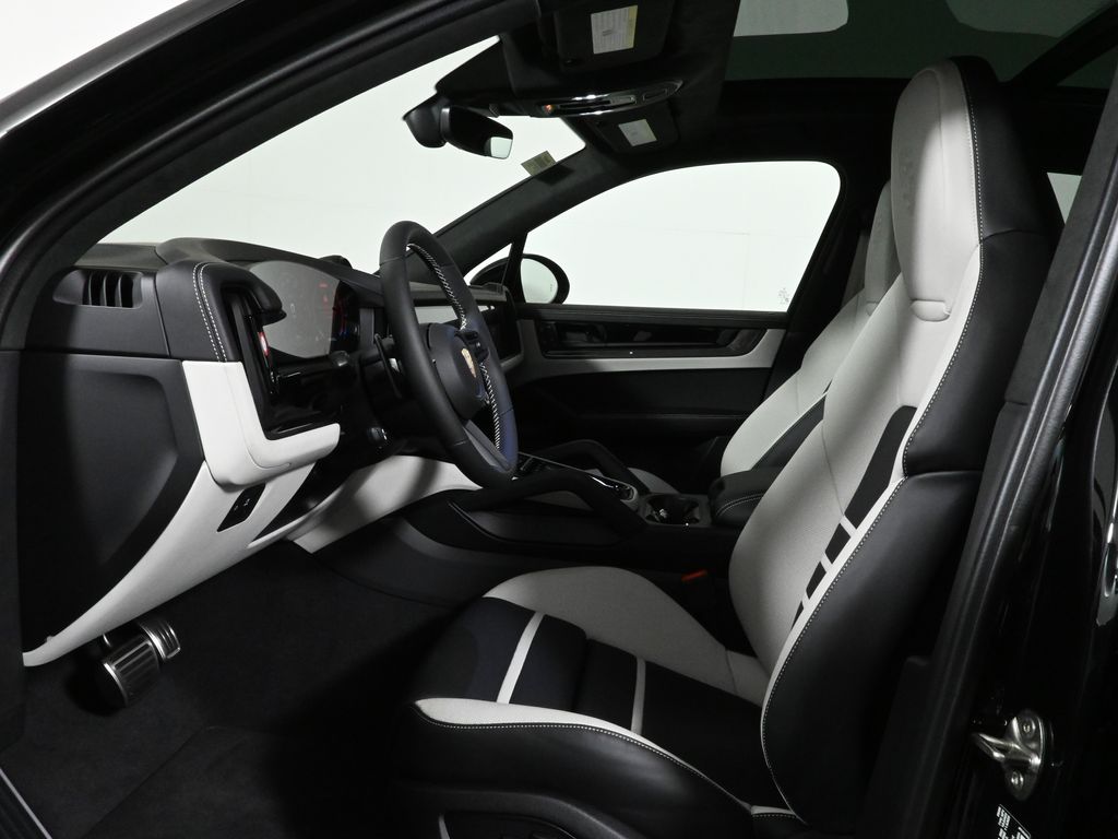 Thumbnail: 2025 Porsche Cayenne - 5