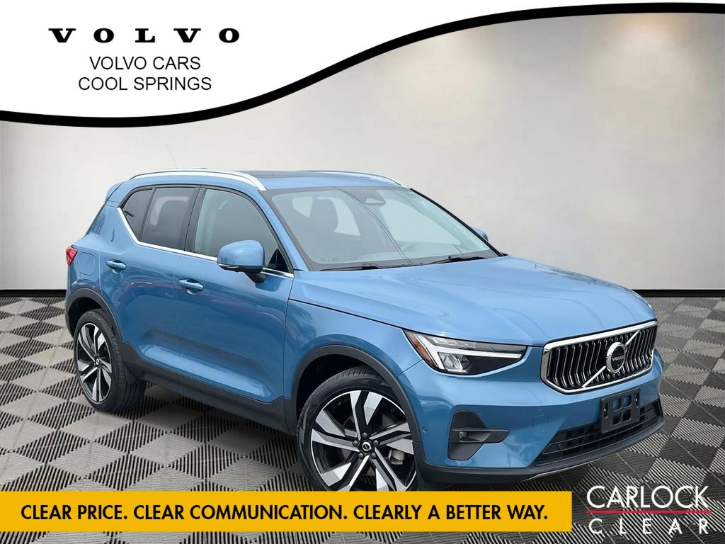 2023 Volvo XC40 B5 Plus Bright Theme AWD