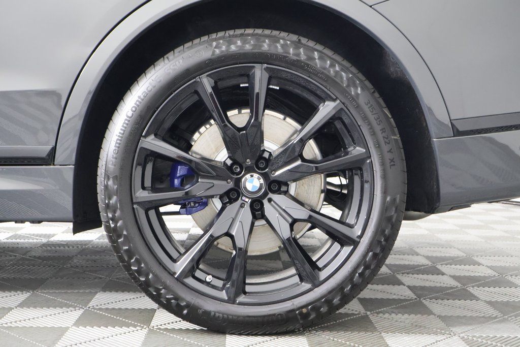 Thumbnail: 2026 BMW X7 - 11