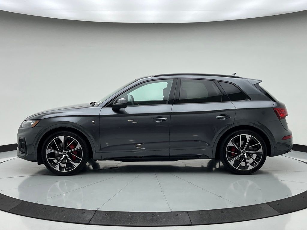 Thumbnail: 2022 Audi SQ5 - 8