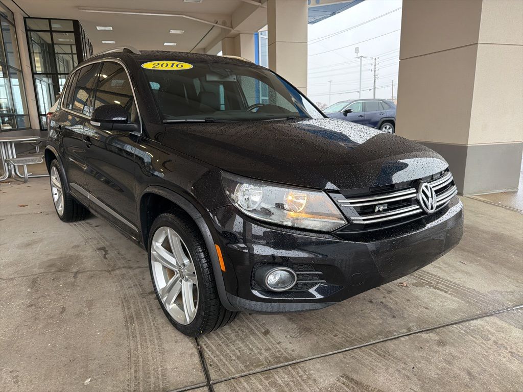 Thumbnail: 2016 Volkswagen Tiguan - 7