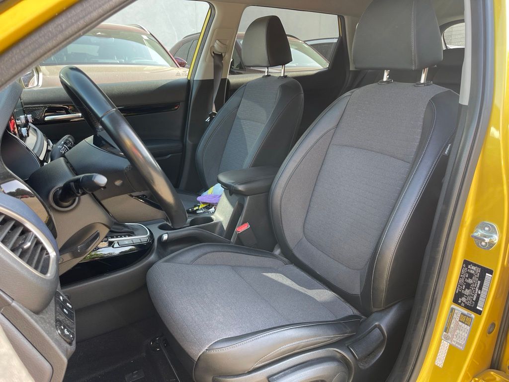 Certified Used 2023 Starbright Yellow/Black Roof Kia S image 12