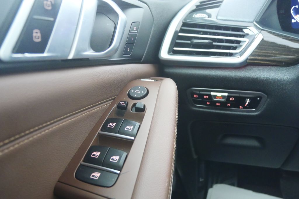 Thumbnail: 2021 BMW X5 - 19