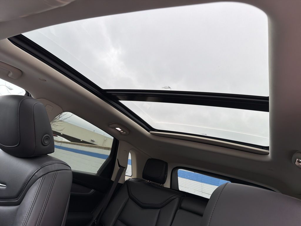 Thumbnail: 2017 Cadillac XT5 - 11