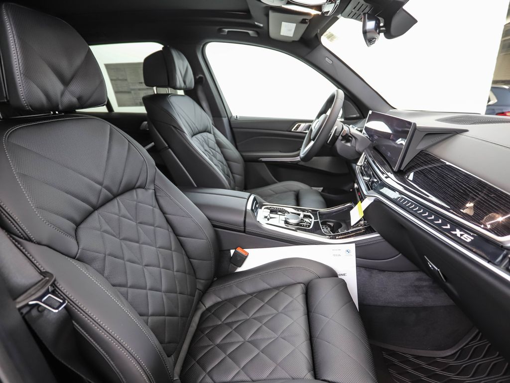 Thumbnail: 2026 BMW X5 - 32