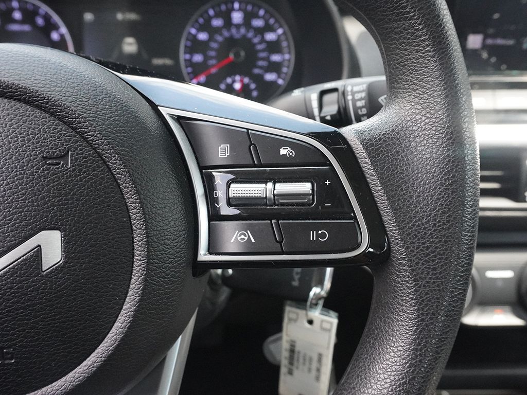 Used 2024 White Kia LXS image 40